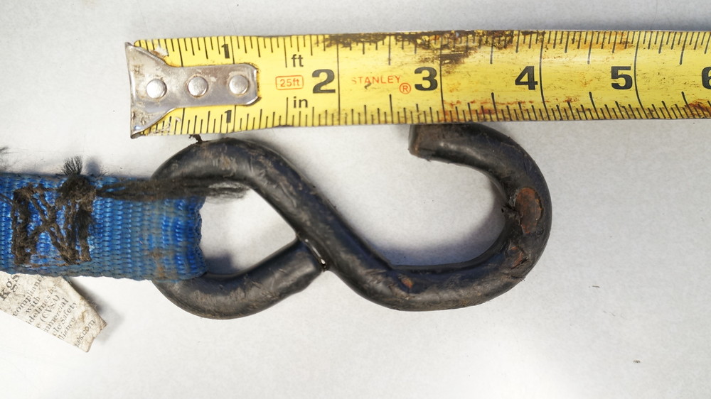 used hook of the strap , strap is not durable 